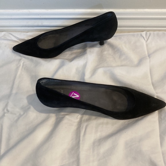 Stuart Weitzman kitten heel, size 8.5 - Picture 7 of 9